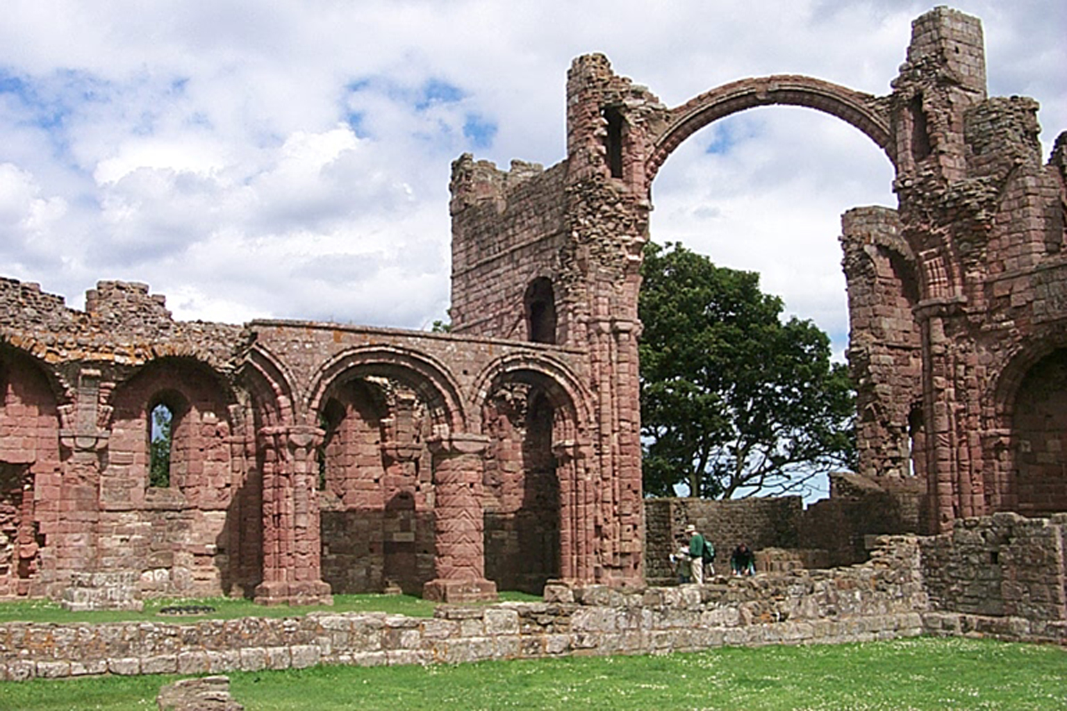 The Rainbow Arch of the Priory Church at Lindisfarne (Image Credit: Fee, Hannon, and Zoller 1999)